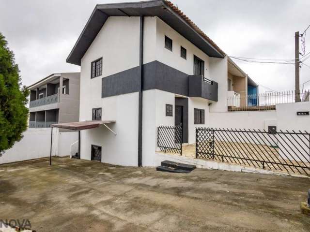 Sobrado com 3 quartos  para alugar, 210.00 m2 por R$3800.00  - Cajuru - Curitiba/PR