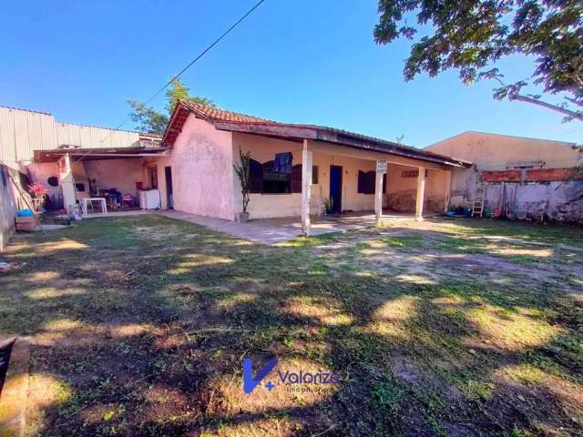 Casa com espaço de terreno em Canoas