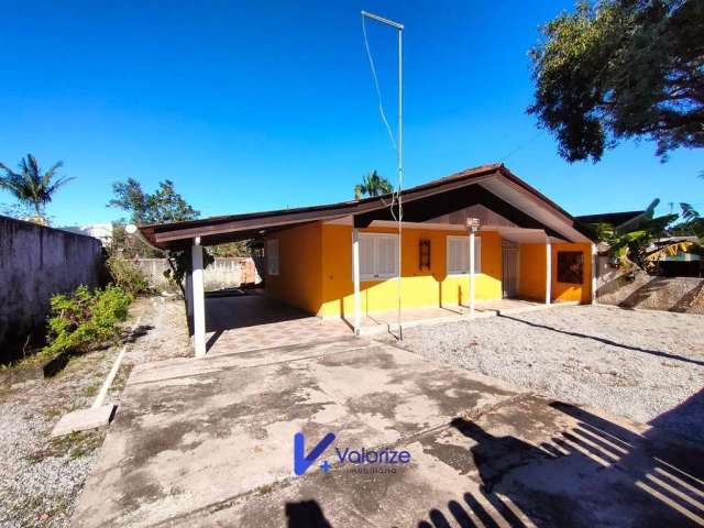 Casa 2 Dormitórios e espaço de terreno