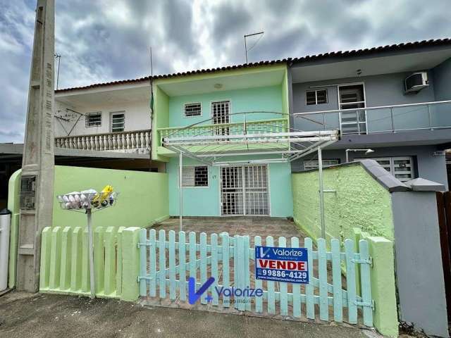 Sobrado a venda em Praia de Leste.