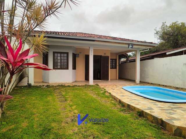 Casa faixa mar com piscina e amplo terreno