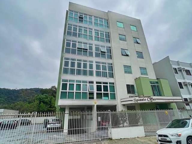 Sala Comercial de 122m² Bairro Ponta Aguda