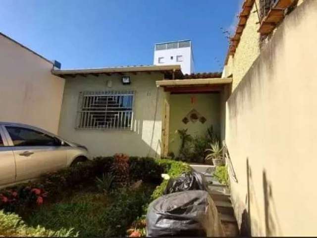 Casa Independente de 3 qtos com 2 vagas no Heliópolis - CA3085