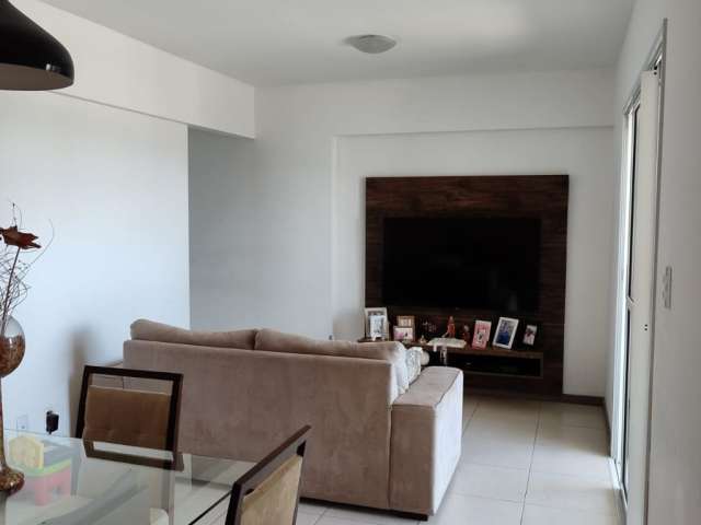 APARTAMENTO A VENDA NA PARALELA 3/4,VARANDA,80m²