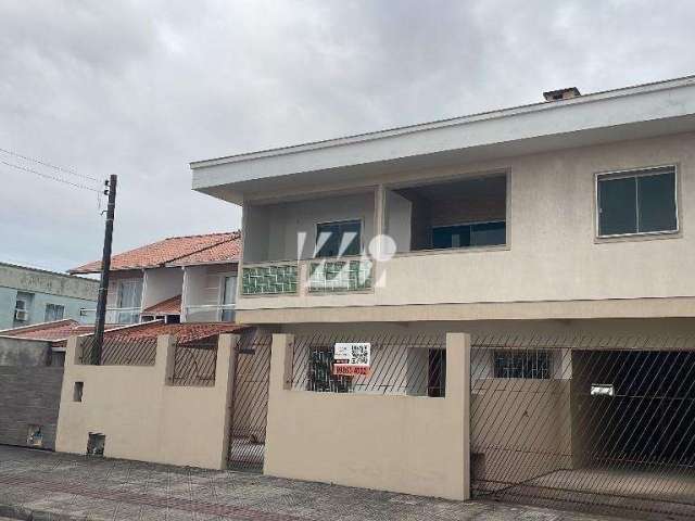 Casa com 07 Quartos e 04 Banheiros, 300m² Barra do Aririu