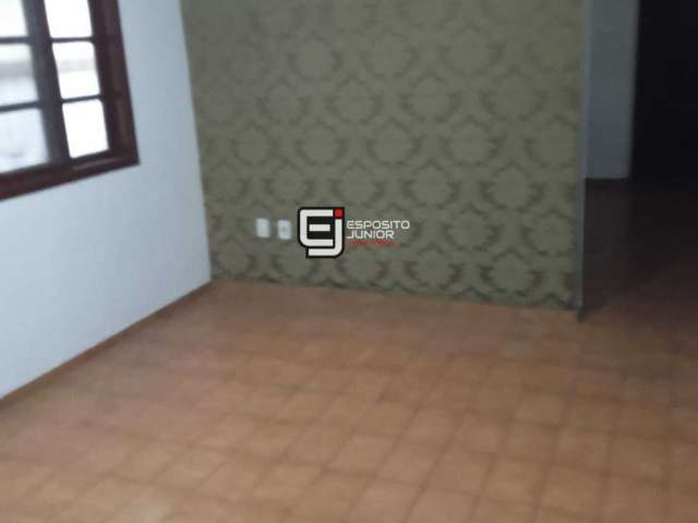 Casa com 3 dormitórios à venda, 110 m² por R$ 590.000