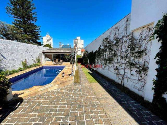 Sobrado de Alto Padrão Vila Rosália com Piscina na Vila Rosália em Guarulhos, 294m², 3 Suítes, 8 Vagas.