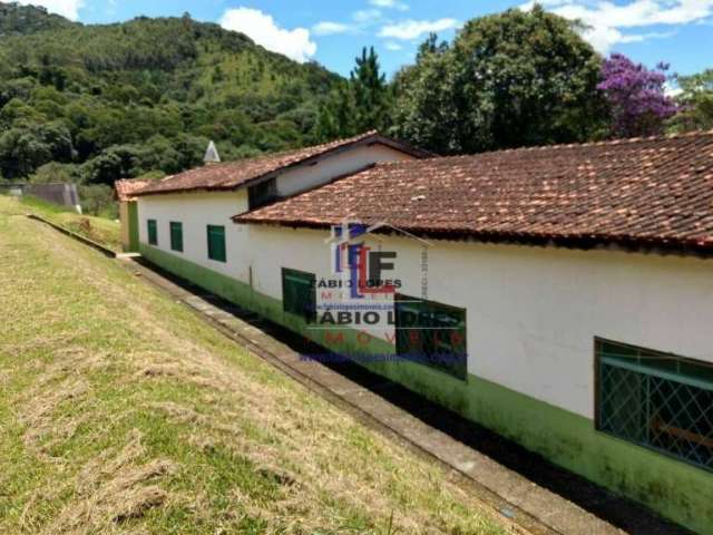 Sítio com 4 dormitórios à venda, 180 m² por R$ 2.600.000 - Curitibanos - Bragança Paulista/SP