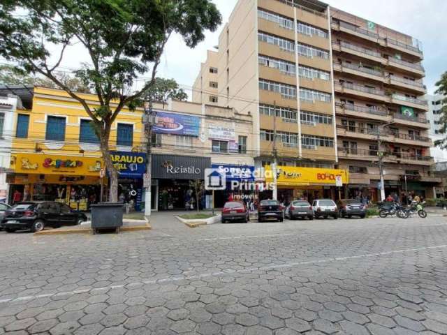 Sobrado com localização privilegiada com 3 dormitórios à venda, 285 m² por R$ 3.000.000 - Centro - Nova Friburgo/RJ