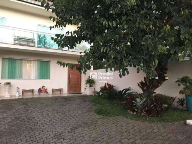 Casa com 3 dormitórios à venda, 204 m² por R$ 900.000,00 - Cascatinha - Nova Friburgo/RJ