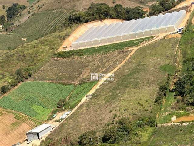 Sítio à venda, 42000 m² por R$ 3.000.000,00 - Centro - Sumidouro/RJ