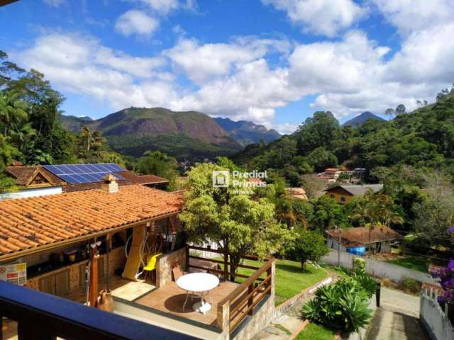 Uma casa com espaço gourmet,piscina e jardim próximo ao centro - Parque Dom João VI - Nova Friburgo/RJ