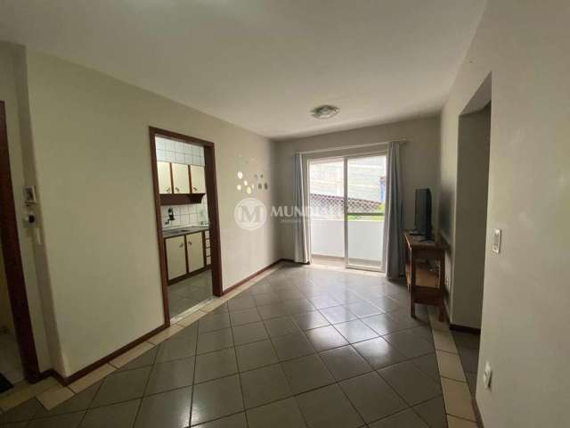 Bom apartamento, Centro, Balneário Camboriú - SC