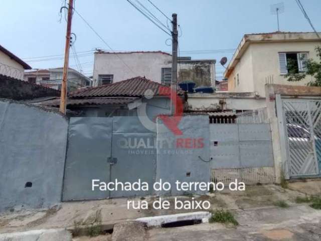 Imóvel para Renda, ou terreno para costruir na Vila Maria Alta - SP:com 400m², 7 Dormitórios, 7 Banheiros para Venda. São 5 casas e 4 vagas de garagem.