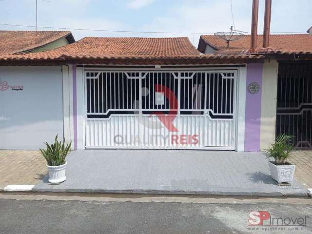 Excelente casa térrea com sótão aconchegante numa rua sem saída ideal para lazer em família. Região residencial e familiar para quem busca tranquilidade e toda a estrutura do bairro. Academia MarraFit