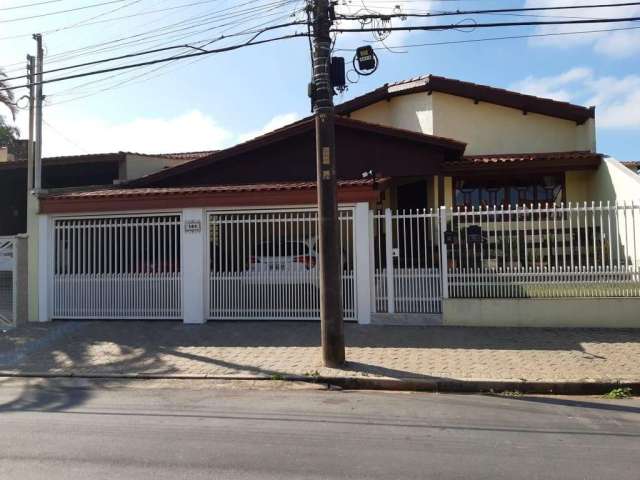 Casa para Venda em Bragança Paulista, Jardim Sevilha, 3 dormitórios, 1 suíte, 2 banheiros, 2 vagas