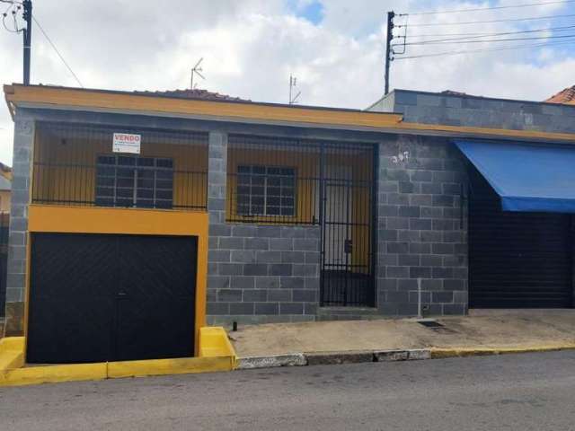 Casa para Locação em Bragança Paulista, Vila Bianchi, 3 dormitórios, 1 suíte, 1 banheiro, 2 vagas