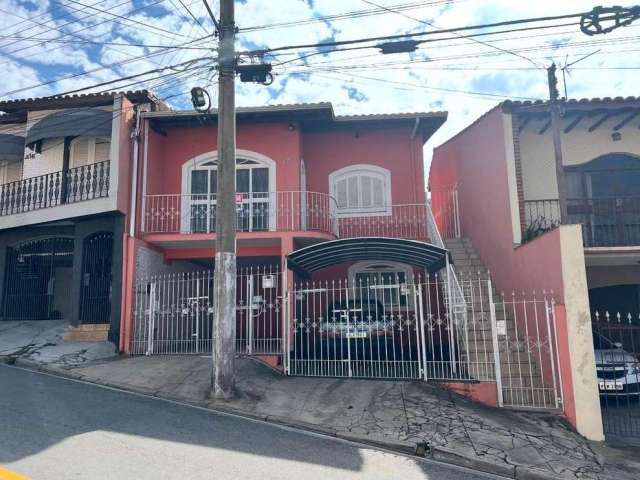 Casa para Locação em Bragança Paulista, Vila Gato, 3 dormitórios, 1 suíte, 3 banheiros, 2 vagas