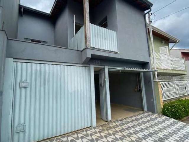 Casa para Locação em Bragança Paulista, Vila Mota, 3 dormitórios, 1 suíte, 2 banheiros, 2 vagas