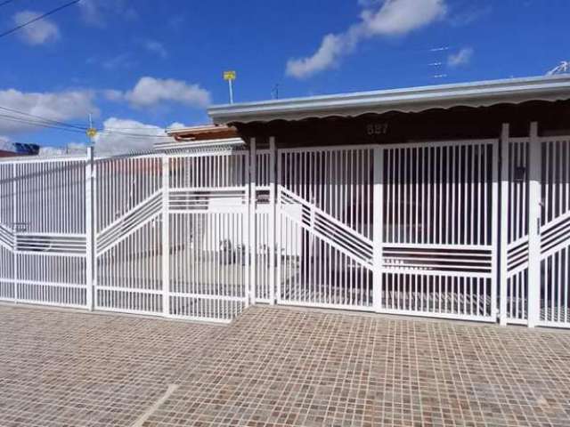 Casa para Venda em Bragança Paulista, Cidade Planejada II, 3 dormitórios, 1 suíte, 2 banheiros, 2 vagas