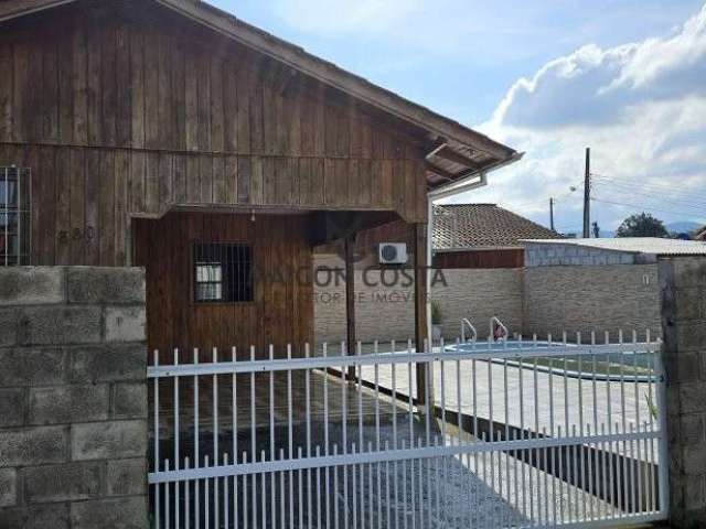 Casa com piscina em três riachos