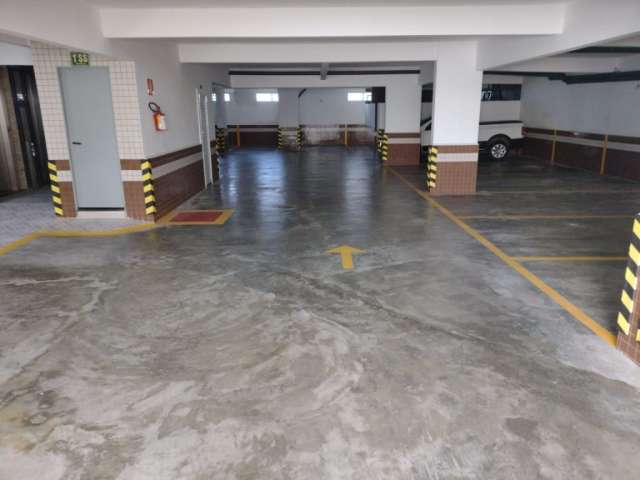 Vila Caiçara, prédio frente para o mar, apto 2 dorms, suite, 2 sacadas, lazer compelto