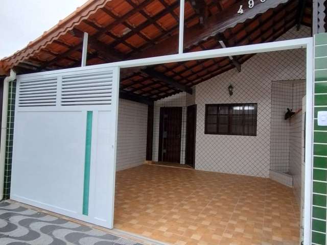 Casa 2 dorm próximo da praia