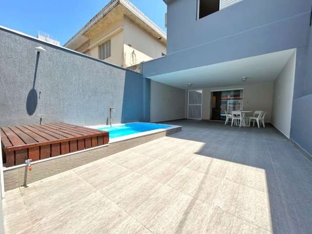 Casa Sobrado 3 quartos - Mobiliado - Piscina - Lado Praia na Vila Caiçara em Praia Grande - RP440