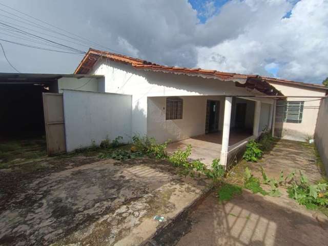 Casa 3/4 com barracão na Vila Abaja em Goiânia