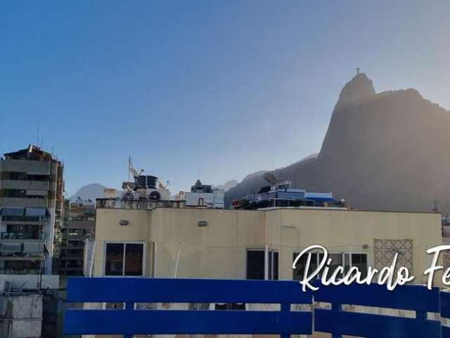 Cobertura duplex em Botafogo à venda.