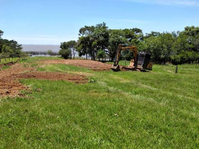 Chácara, fundos para Lagoa dos Quadros, com 2.900 m², em Terre de Areia, na BR 101