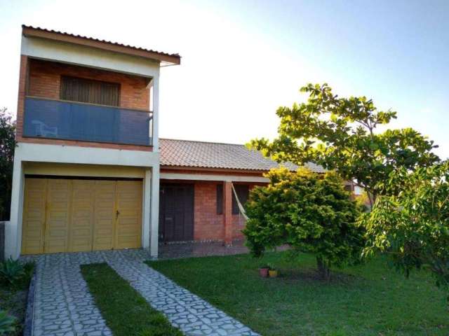 Casa a venda, com 2 quartos, 1 com varanda e vista Mar , churrasqueira e  amplo pátio