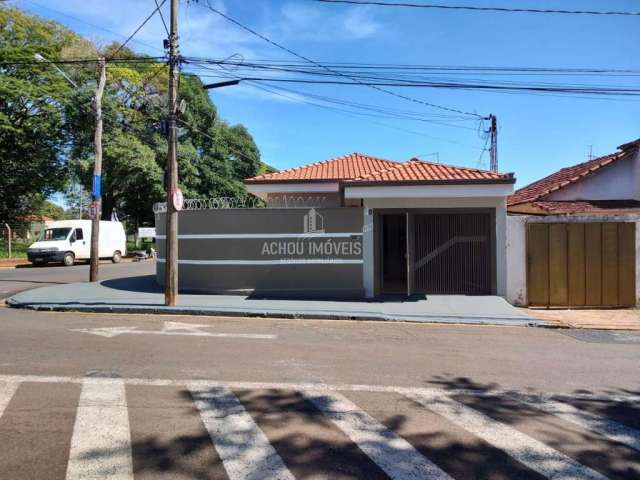 Casa para Venda em Jaboticabal, Centro, 2 dormitórios, 2 suítes, 2 banheiros, 2 vagas