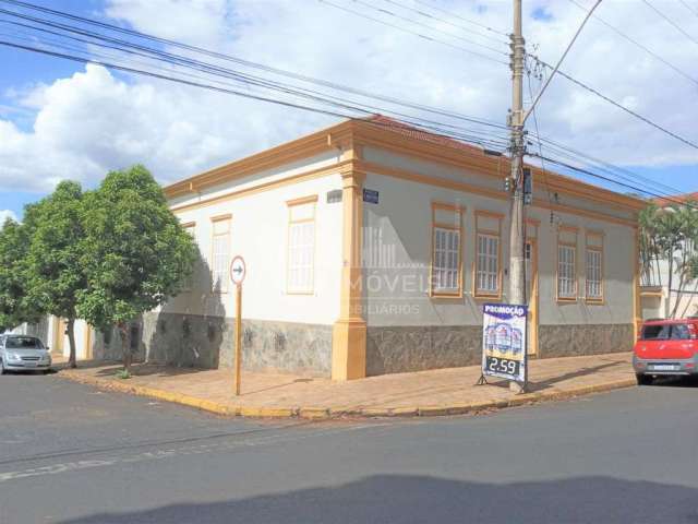 Casa para Venda em Jaboticabal, Centro, 4 dormitórios, 3 banheiros, 6 vagas