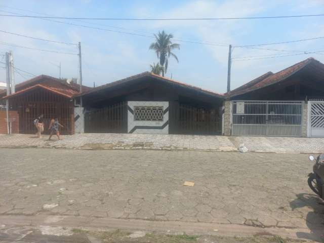 Terreno no bairro Maracanã em Praia Grande