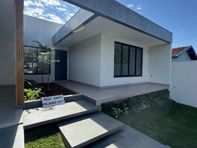 Casa à venda em Maringá, Zona 05, com 3 quartos, com 282 m²