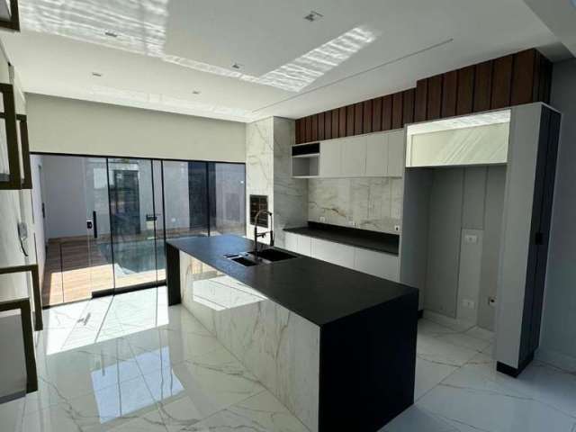 Casa à venda em Maringá, Jardim Campos, com 3 quartos, com 180 m²