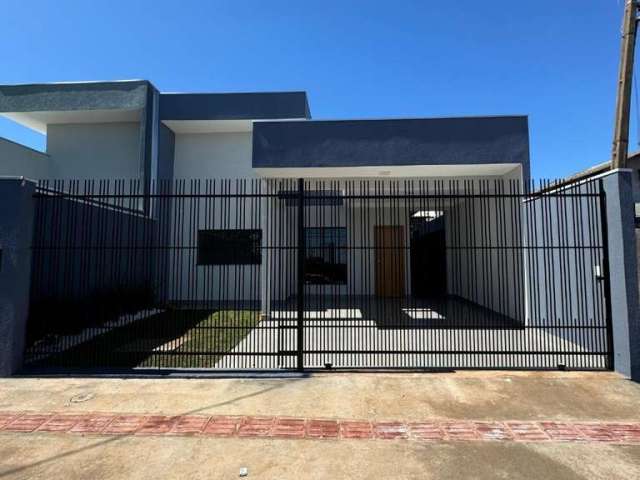 Casa à venda em Maringá, Parque Residencial Tuiuti, com 3 quartos, com 80 m²