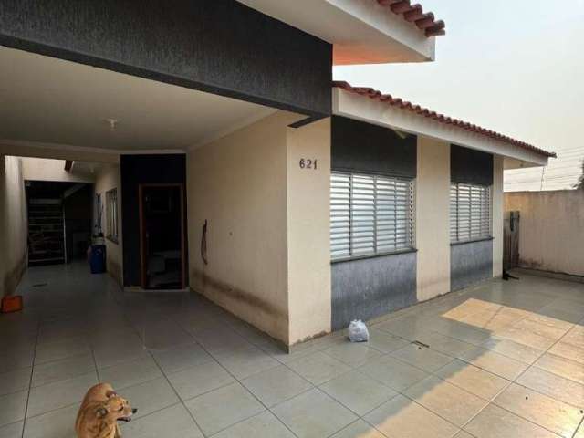 Casa à venda em Maringá, Jardim Pinheiros, com 2 quartos, com 157 m²