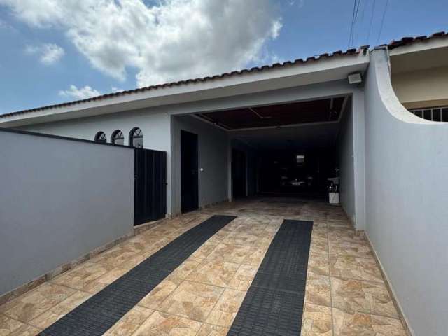 Casa à venda em Maringá, Jardim América, com 3 quartos, com 120 m²