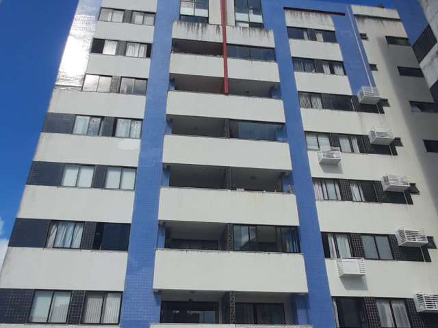 Excelente apartamento 2 dormitórios e dependência revertida no rio vermelho