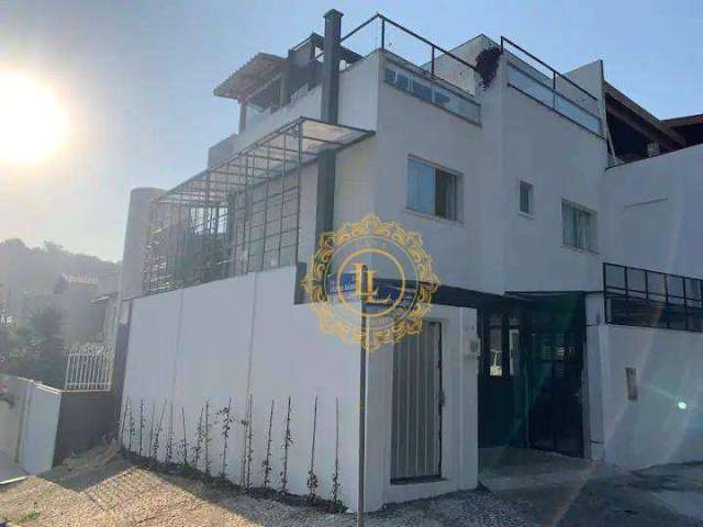 Casa na Praia dos Amores  à venda, 400 m² -  3 suítes com piscina- Itajaí/SC