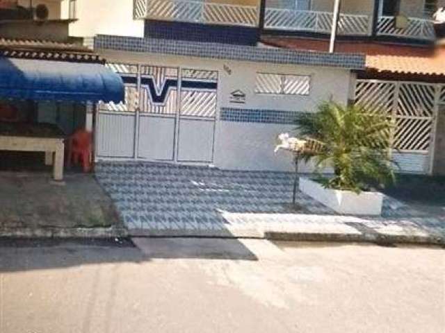 Casa à Venda em Vila Antártica, Praia Grande - SP