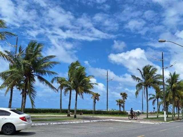 Casa à Venda em Solemar, Praia Grande - SP