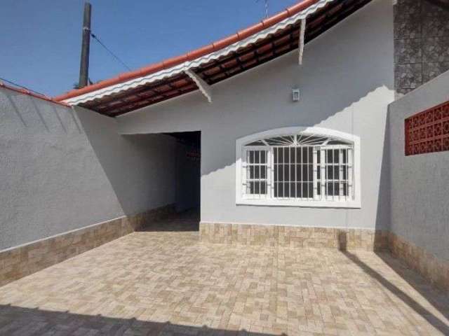 Casa à Venda em Maracanã, Praia Grande - SP