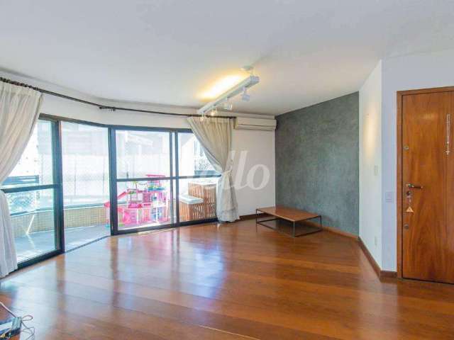 Apartamento com 3 quartos para alugar na Rua Doutor José Áureo Bustamante, --, Santo Amaro, São Paulo, 137 m2 por R$ 6.000