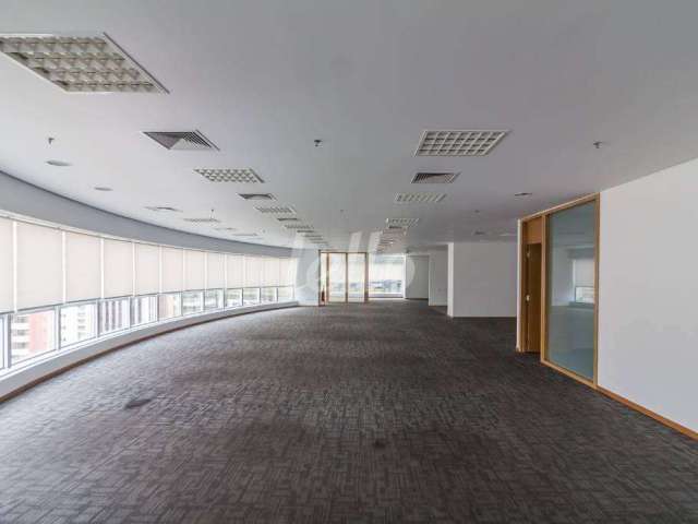 Sala comercial com 4 salas para alugar na Pç. General Gentil Falcão, --, Brooklin, São Paulo, 417 m2 por R$ 31.323