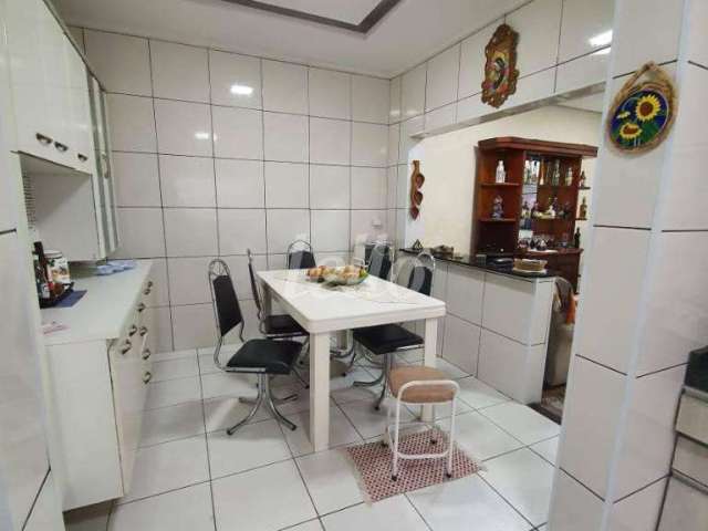 Casa com 3 quartos à venda na Rua Benedito Moretti, 73, Fundação, São Caetano do Sul, 195 m2 por R$ 670.000