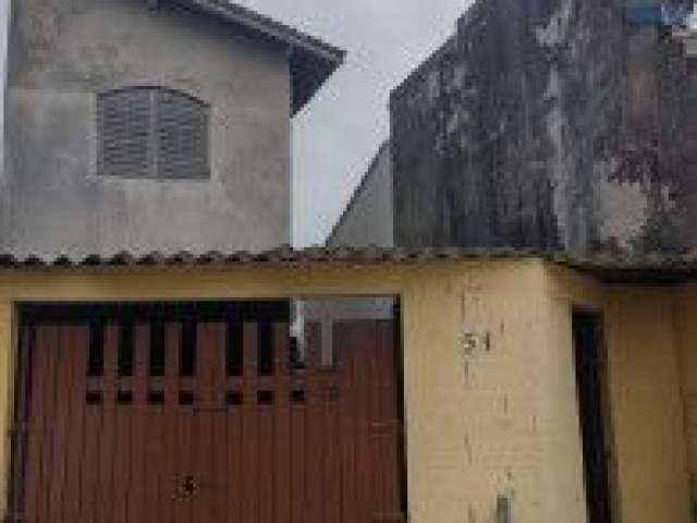 Casa no bairro Suarão, em Itanhaém - localizada lado serra, em rua calçada.