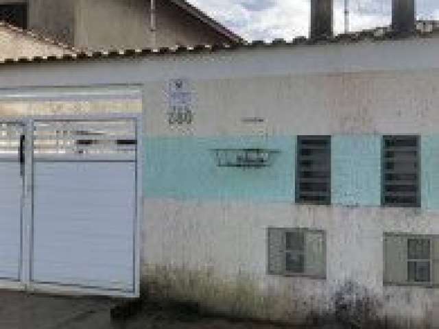 Casa no bairro Tupy, em Itanhaém - localizado lado praia, em rua calçada.